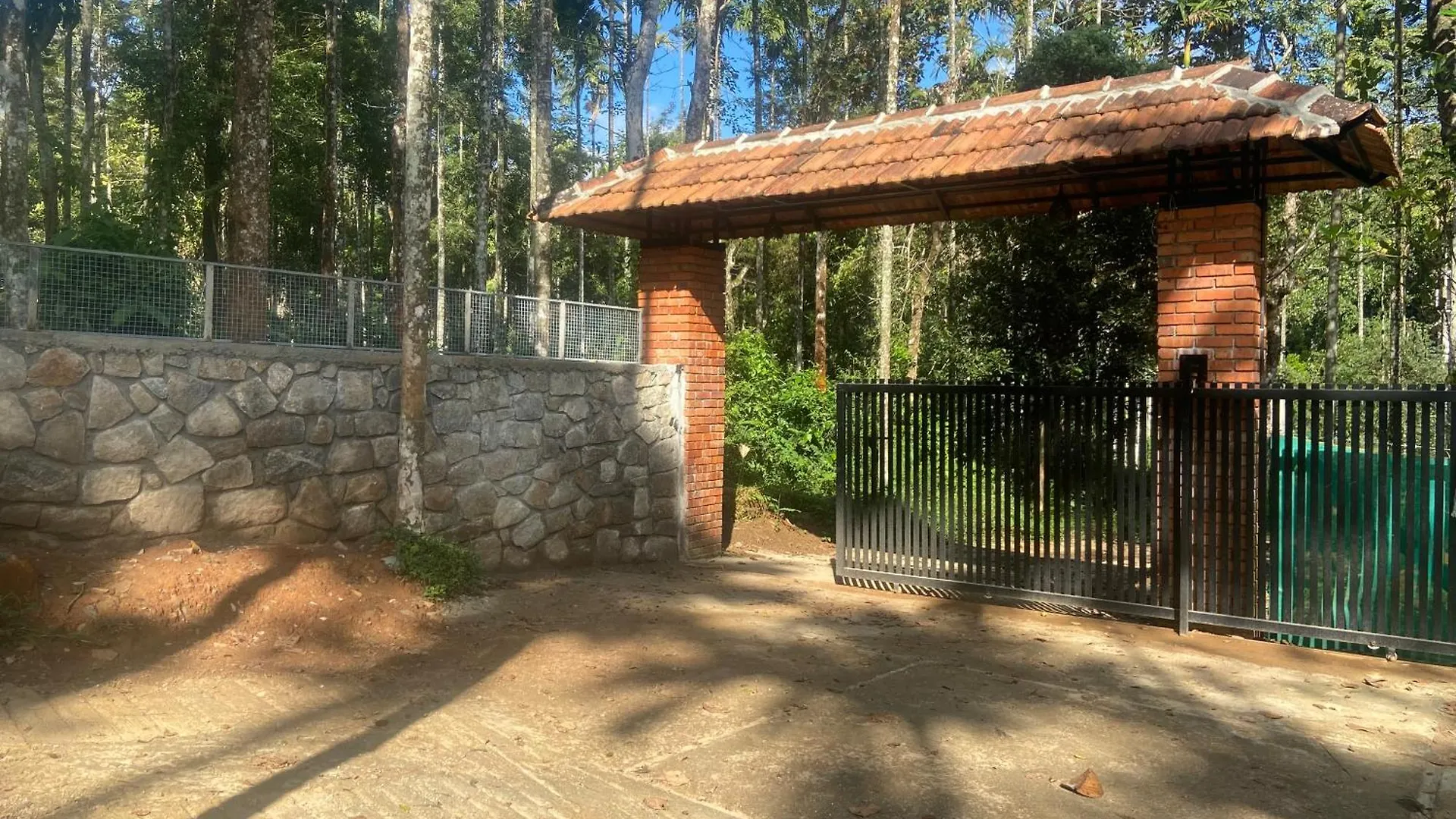 Sr Villa - Serenity By Riverside Meppādi
